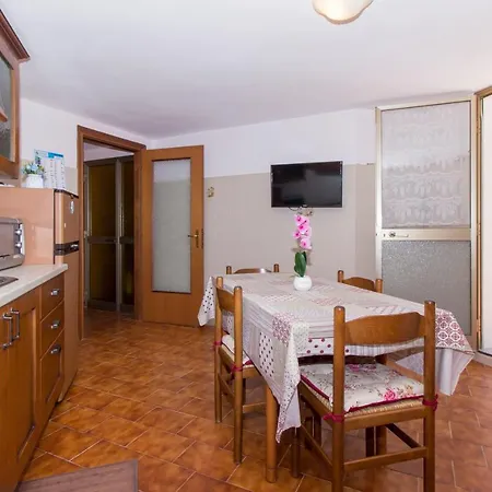 Bright Apartment *